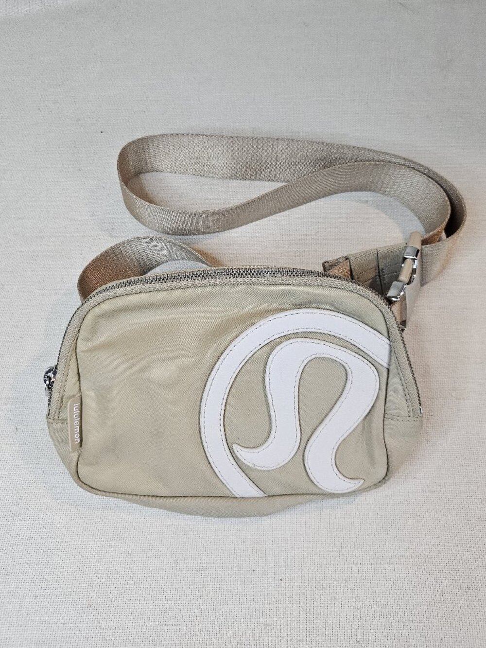 Lululemon Everywhere Logo Crossbody Belt Bag